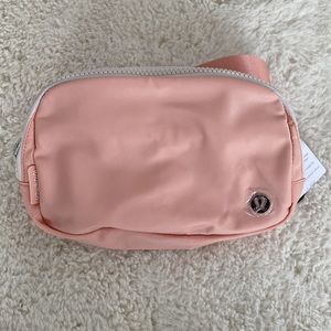 ❤️ Lululemon Everywhere Belt Bag in Melon Sorbet NWT